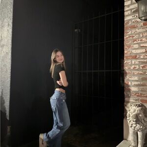 Meet your Posher, Sky